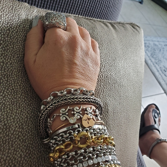 Meet your Posher, Sarah - Picture 3 of 3